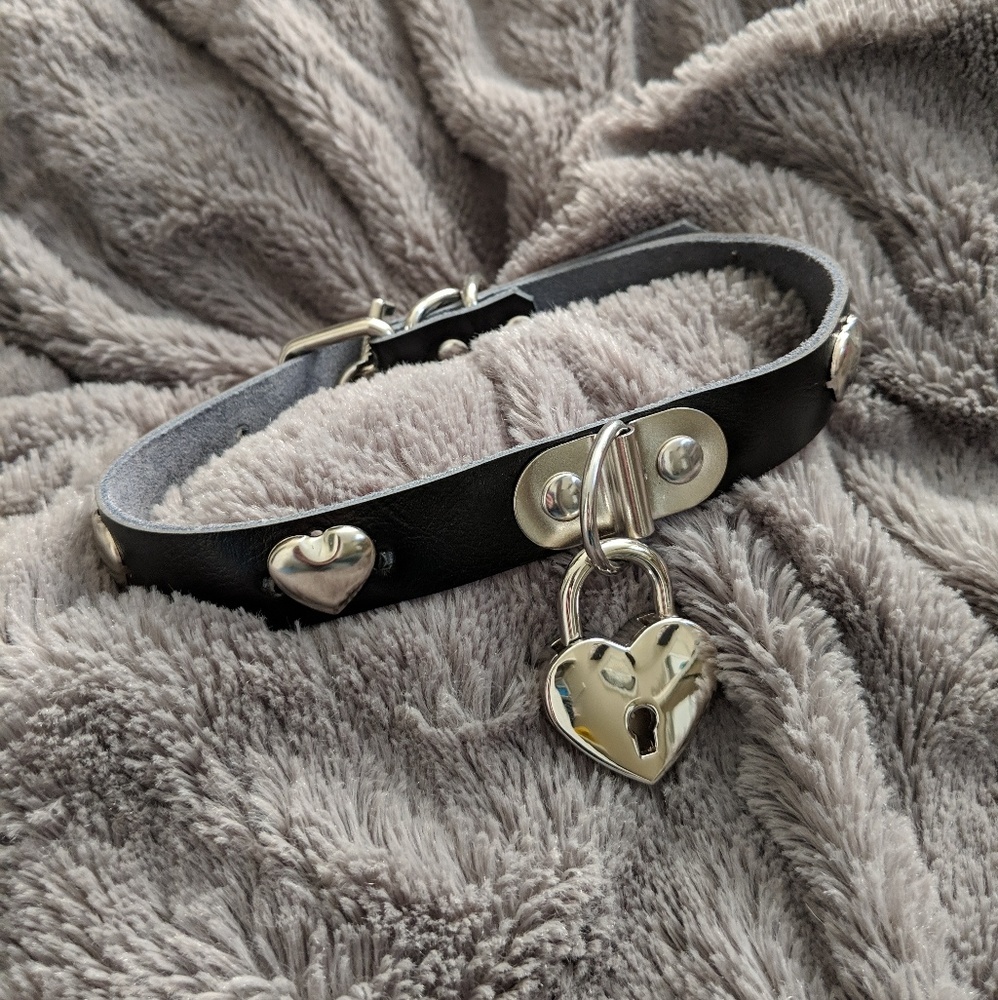 Heart choker